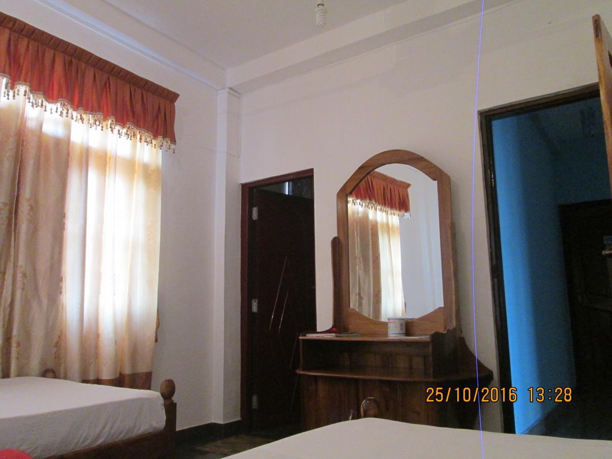Hotel Blue Whale Джафна Экстерьер фото