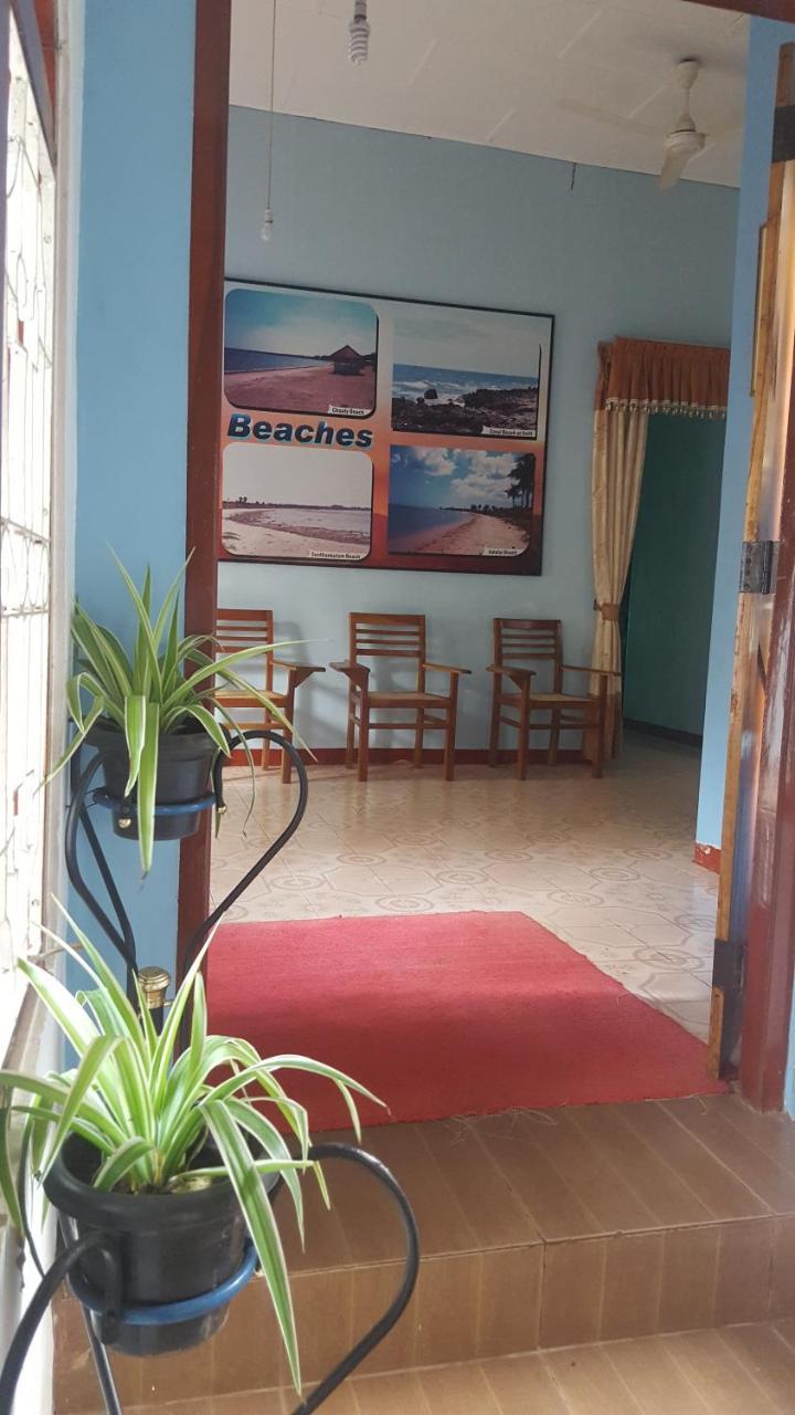 Hotel Blue Whale Джафна Экстерьер фото